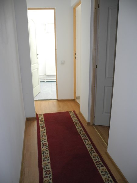 Berceni, 2min. metrou, stradal, decomandat, liber 19.01!